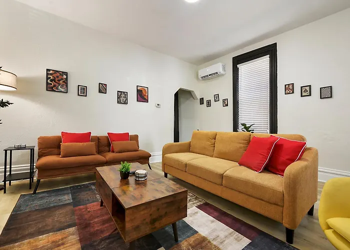 Funky 3-bedroom - 5 Min Walk To Grandview Overlook