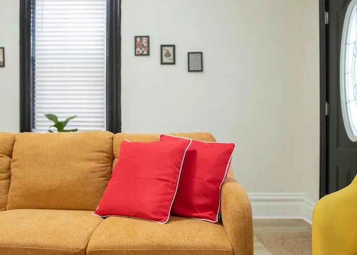 Funky 3-bedroom - 5 Min Walk To Grandview Overlook Holiday home *
