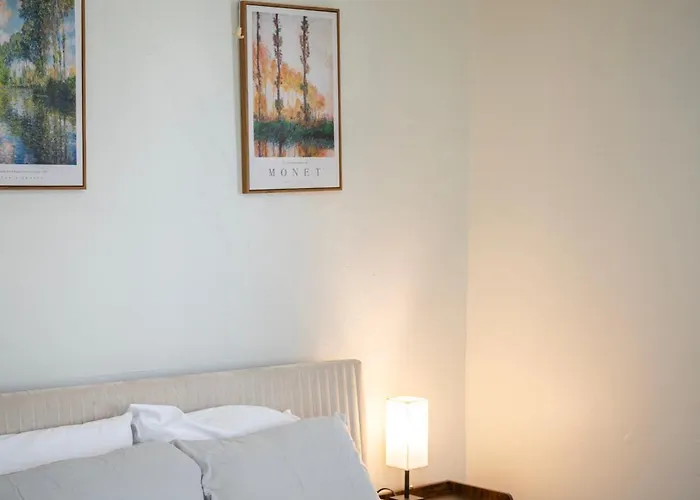 Funky 3-bedroom - 5 Min Walk To Grandview Overlook Holiday home *