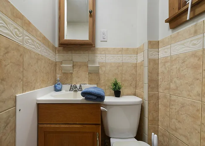 Holiday home Funky 3-bedroom - 5 Min Walk To Grandview Overlook